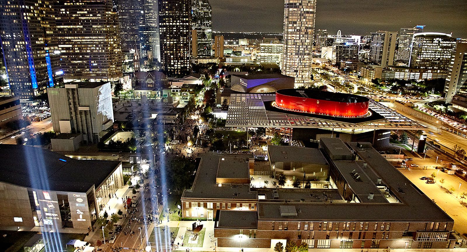 Dallas Arts District – EMT Limo luxury transportation arts events