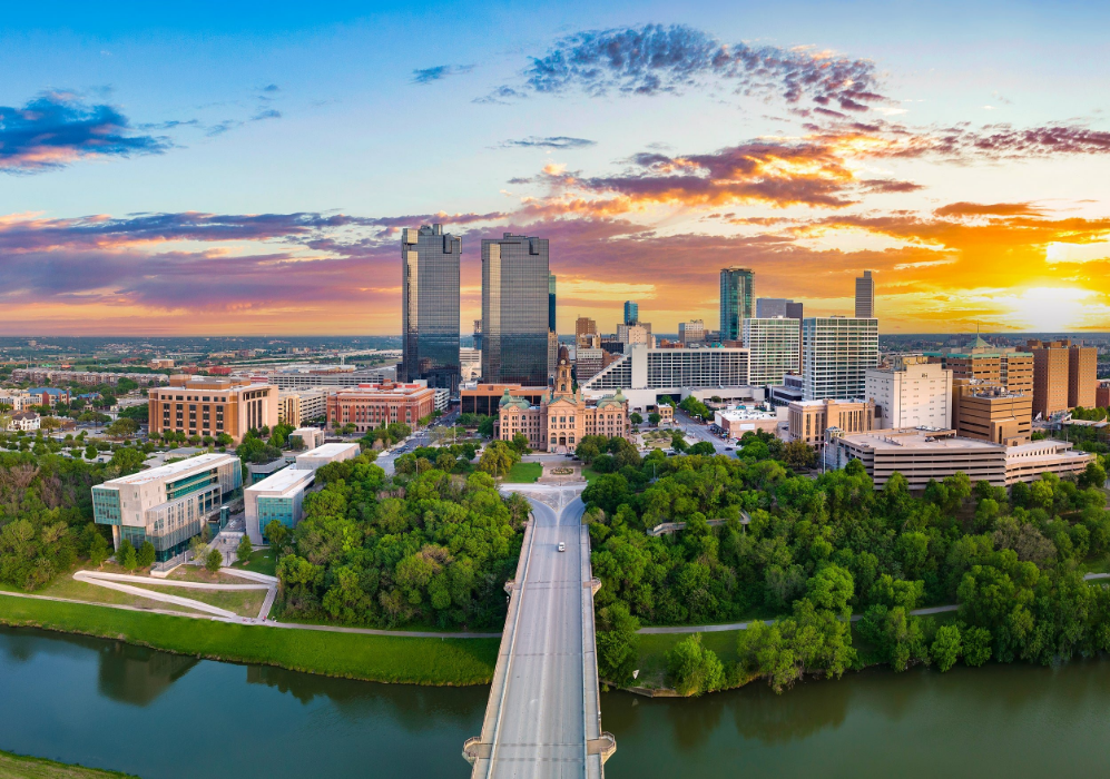 Fort Worth Texas night skyline – EMT Limo private chauffeur Fort Worth