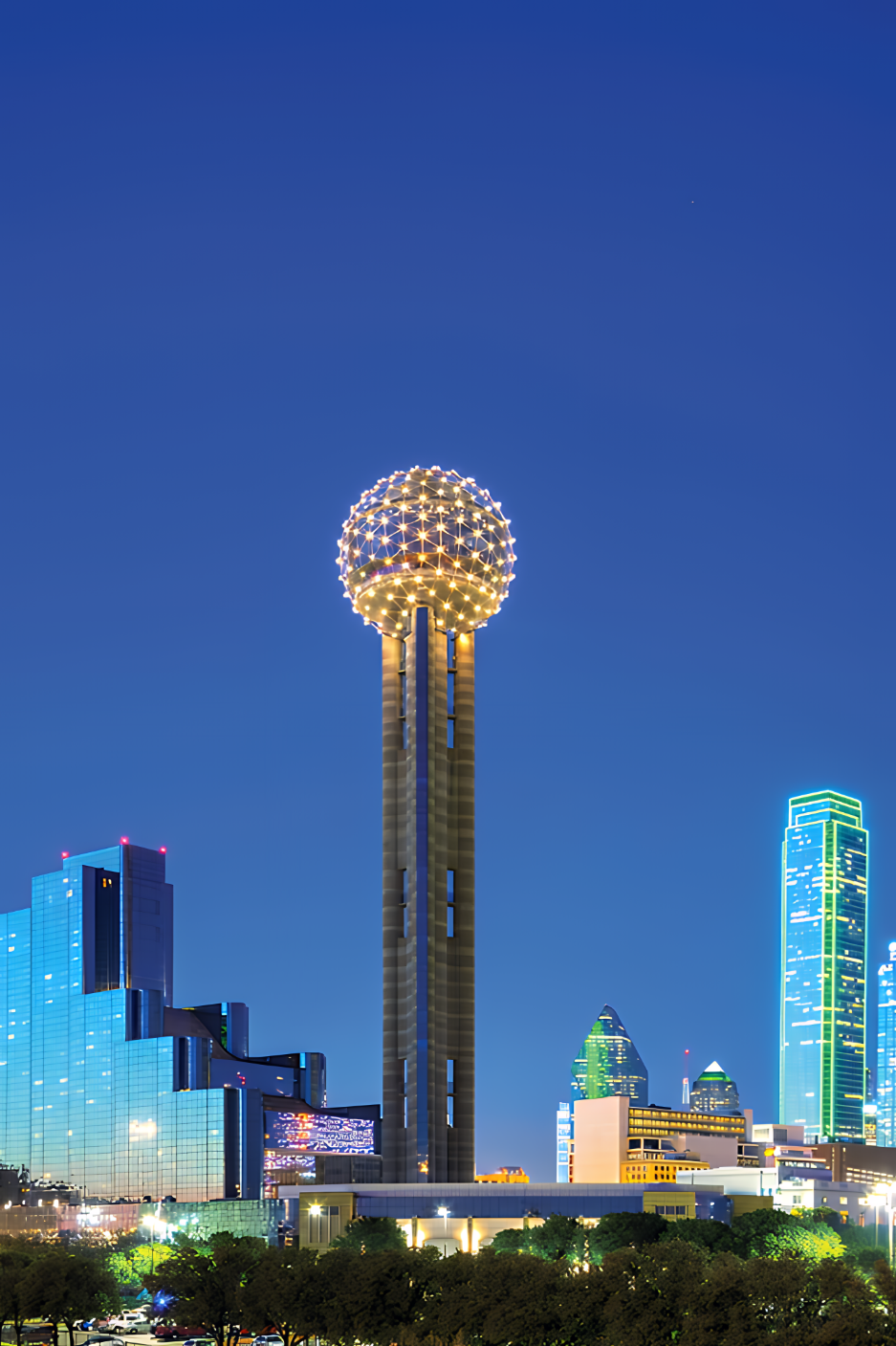 Reunion Tower Dallas skyline – EMT city tour transportation